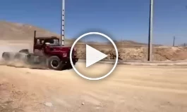 دستی کشیدن دختر جوان با کامیون ماک!